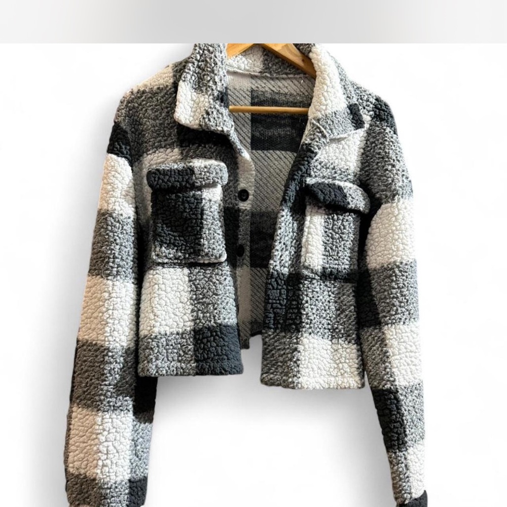 Sold 
Blush Mark Plaid Sherpa Cropped Jacket • Cozy Shacket • Size L